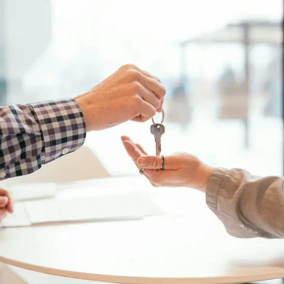 Signature d'un bail pour l'assurance des locaux commerciaux loués